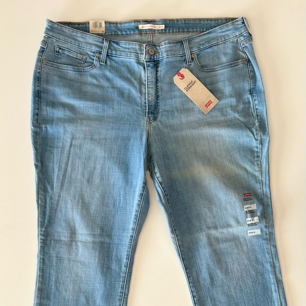 NWT - Levi's Women's 414 Classic Straight Fit Leg Denim Jeans